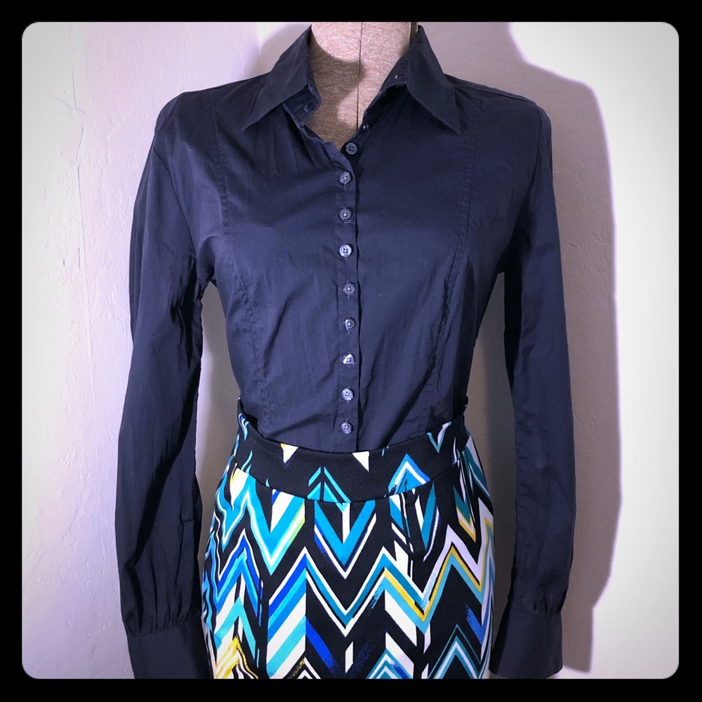Ultra modern Kenneth Cole button down shirt.